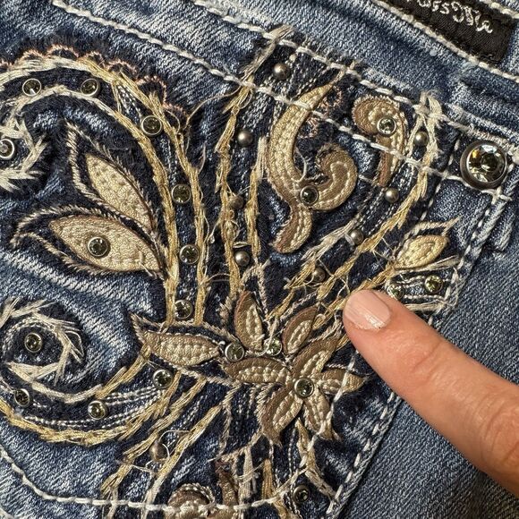 Miss Me JP5465B3 Bootcut Jeans Womens 28 Distressed Fleur-de-Lis Blue Denim - Picture 12 of 13